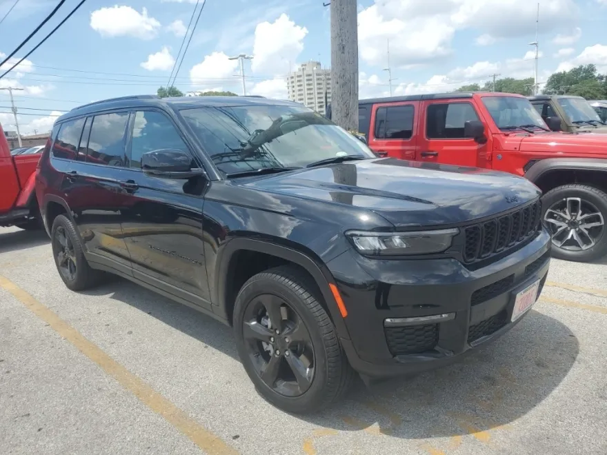 2025 Jeep Grand Cherokee Limited photo 1
