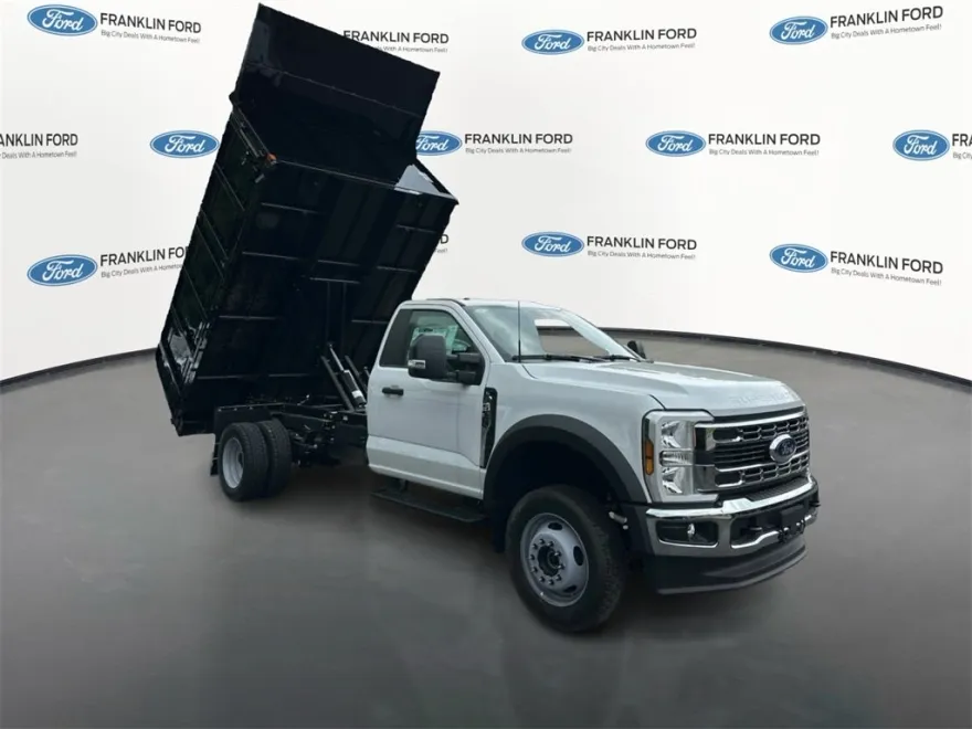 2024 Ford F-550 photo 1