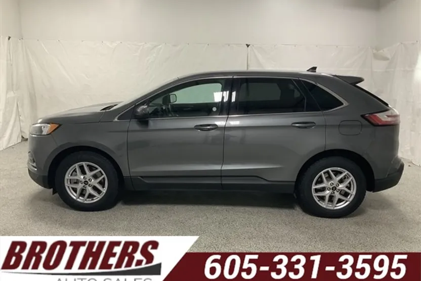 2024 Ford Edge SEL photo 1