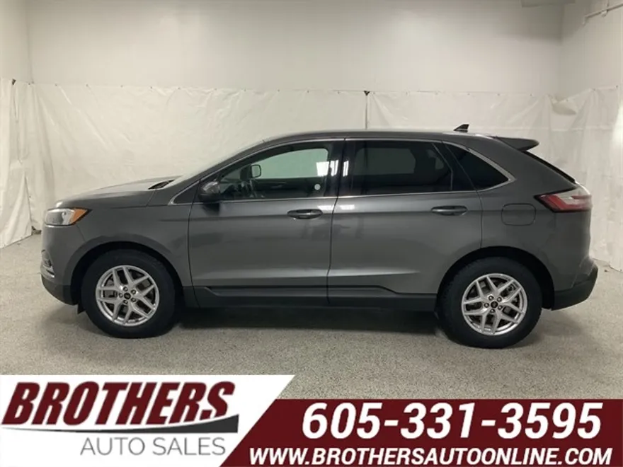 2024 Ford Edge SEL photo 1