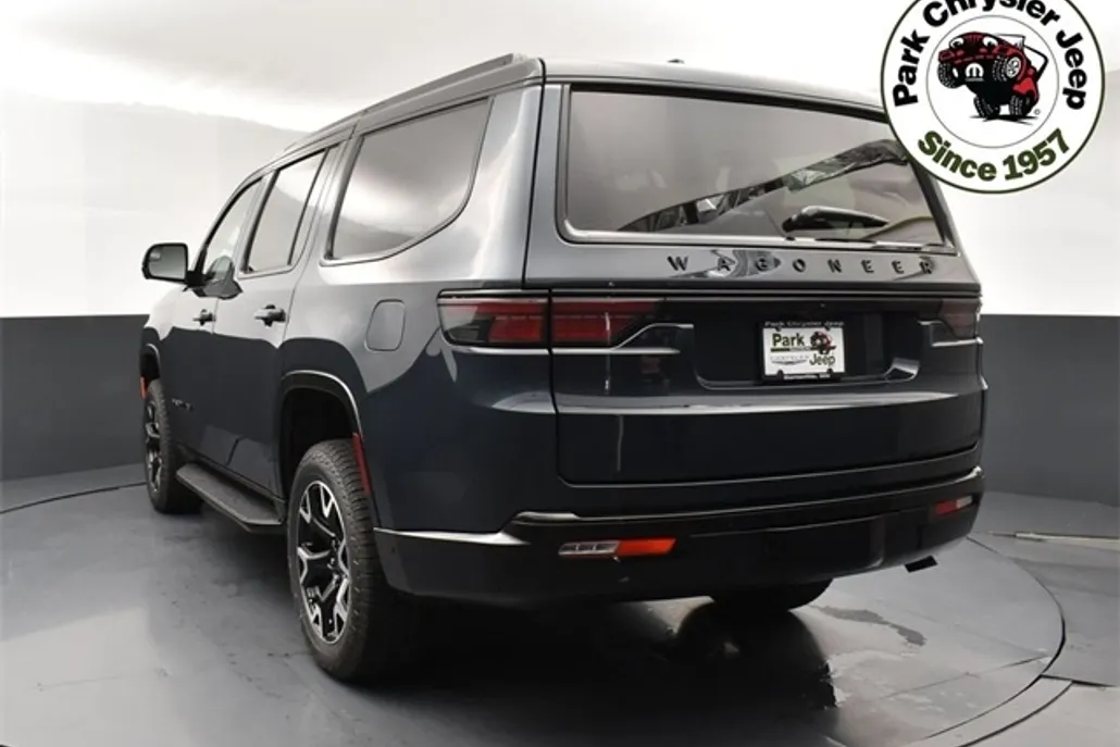 2025 Jeep Wagoneer Overland photo 1