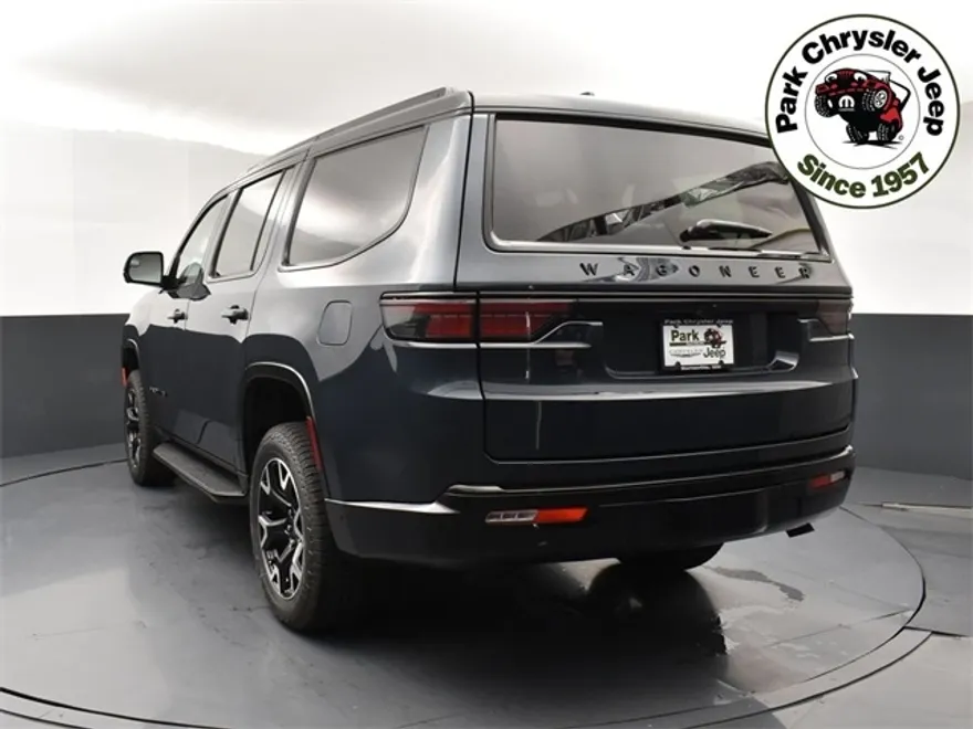 2025 Jeep Wagoneer Overland photo 1