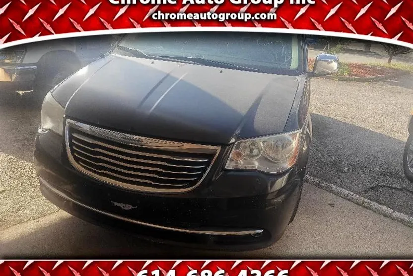 2015 Chrysler Town & Country photo 1