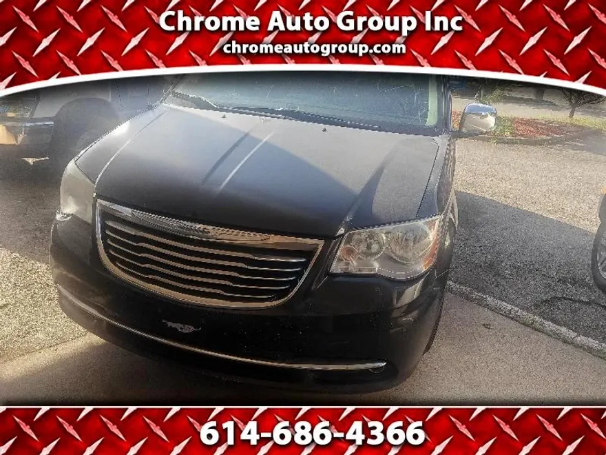 2015 Chrysler Town & Country photo 1