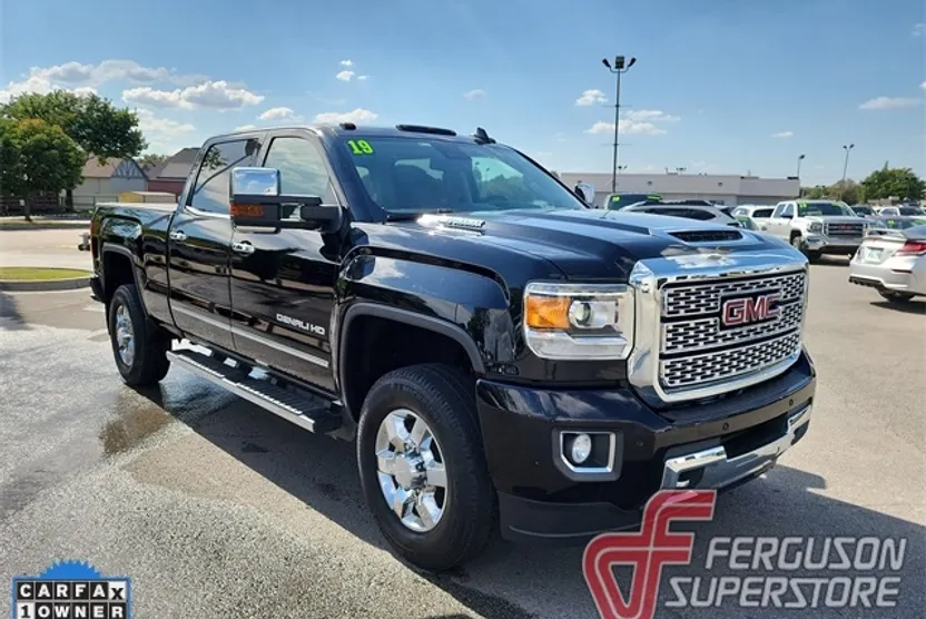2019 Gmc Sierra HD Denali photo 1