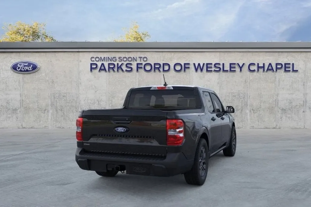2025 Ford Maverick XLT photo 1