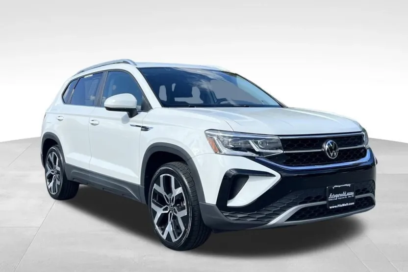 2022 Volkswagen Taos SEL photo 1