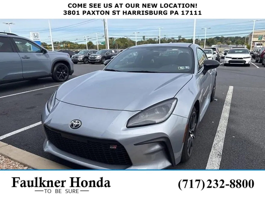 2024 Toyota GR86 photo 1