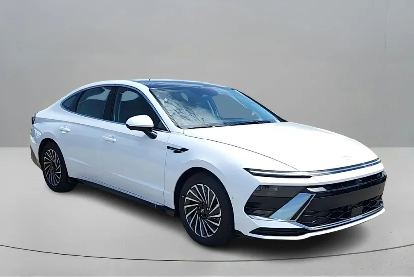 2025 Hyundai Sonata Hybrid Limited photo 1