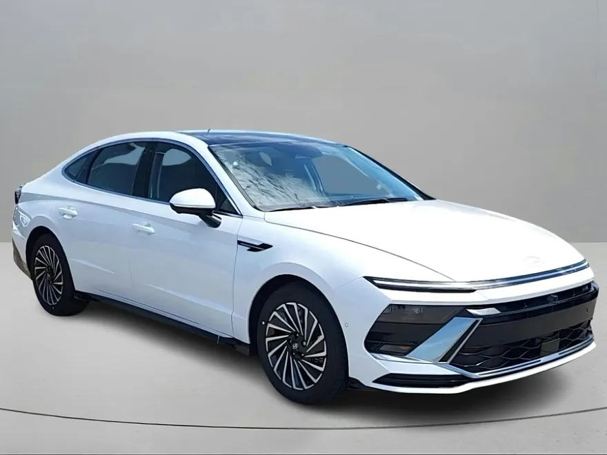 2025 Hyundai Sonata Hybrid Limited photo 1