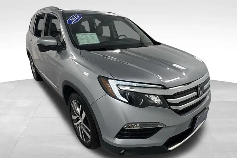 2018 Honda Pilot Touring photo 1