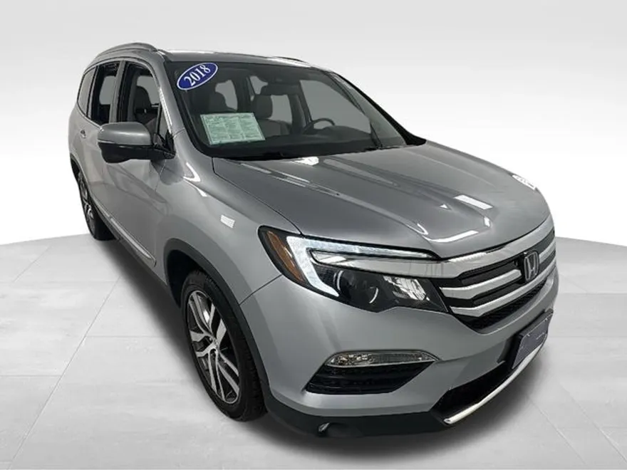 2018 Honda Pilot Touring photo 1