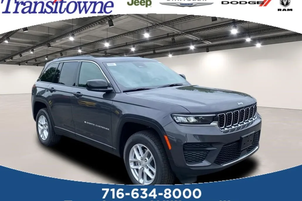 2025 Jeep Grand Cherokee Laredo photo 1