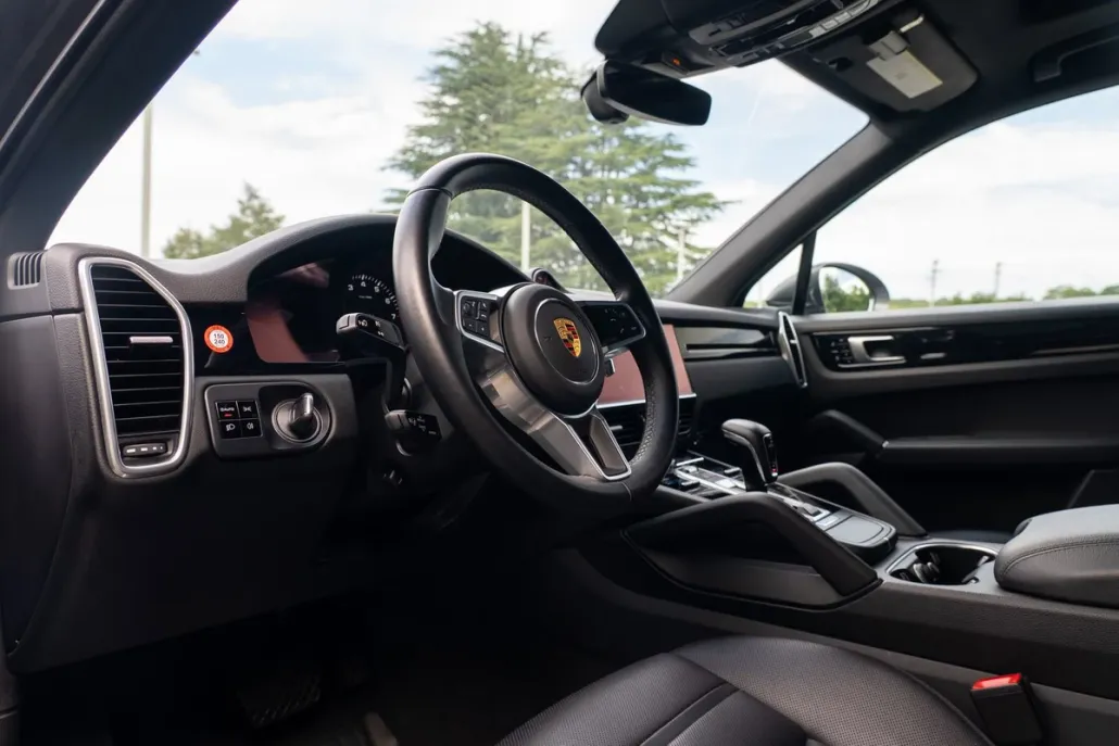 2021 Porsche Cayenne Base photo 1