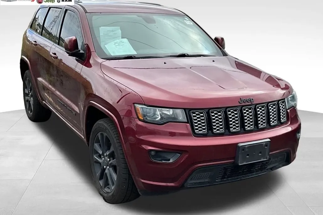 2021 Jeep Grand Cherokee Laredo X photo 1