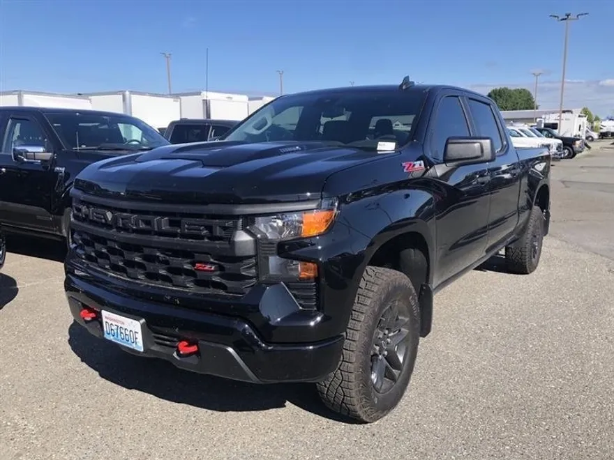 2025 Chevrolet Silverado 1500 Custom Trail Boss photo 1