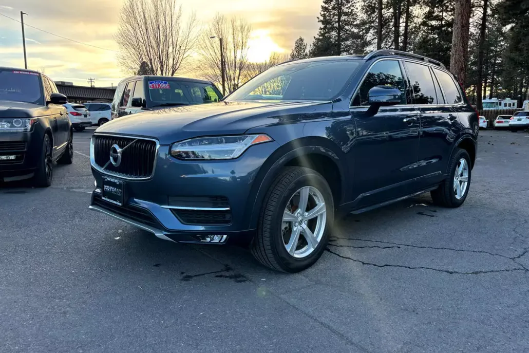 2018 Volvo XC90 T5 Momentum photo 1