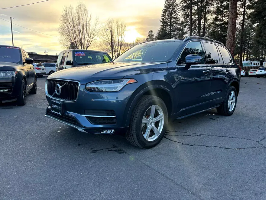 2018 Volvo XC90 T5 Momentum photo 1