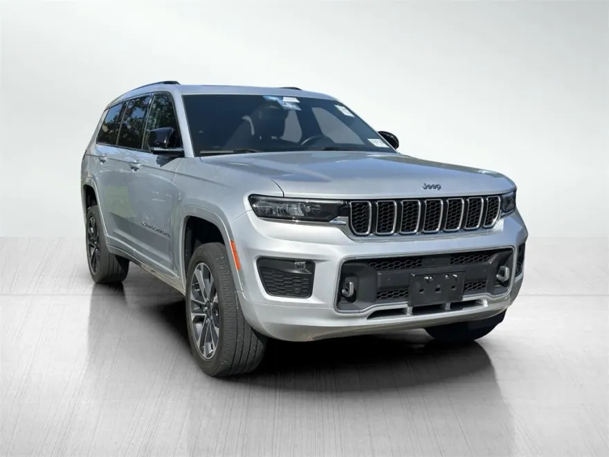 2022 Jeep Grand Cherokee Overland photo 1