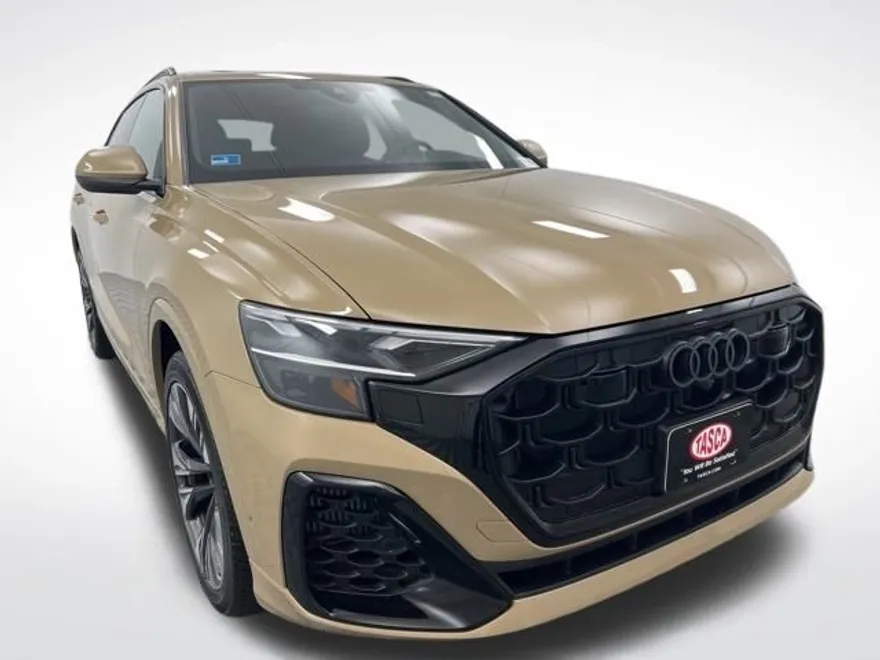 2024 Audi Q8 55 Premium Plus photo 1