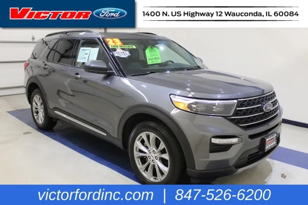 2023 Ford Explorer XLT photo 1