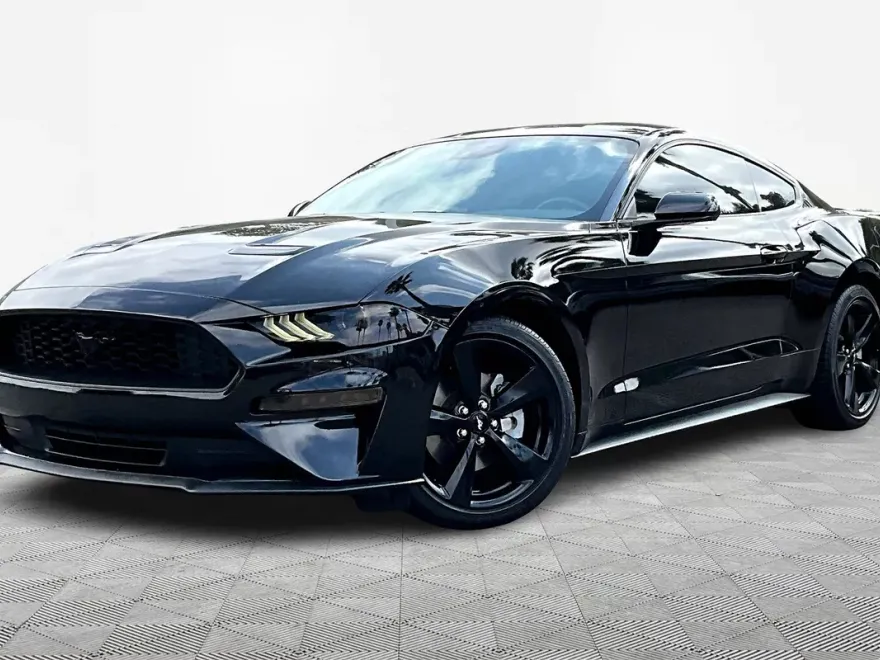 2021 Ford Mustang EcoBoost photo 1