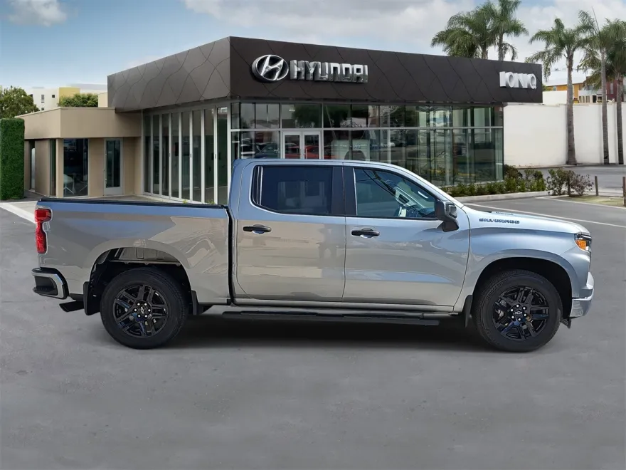 2024 Chevrolet Silverado 1500 Custom photo 1