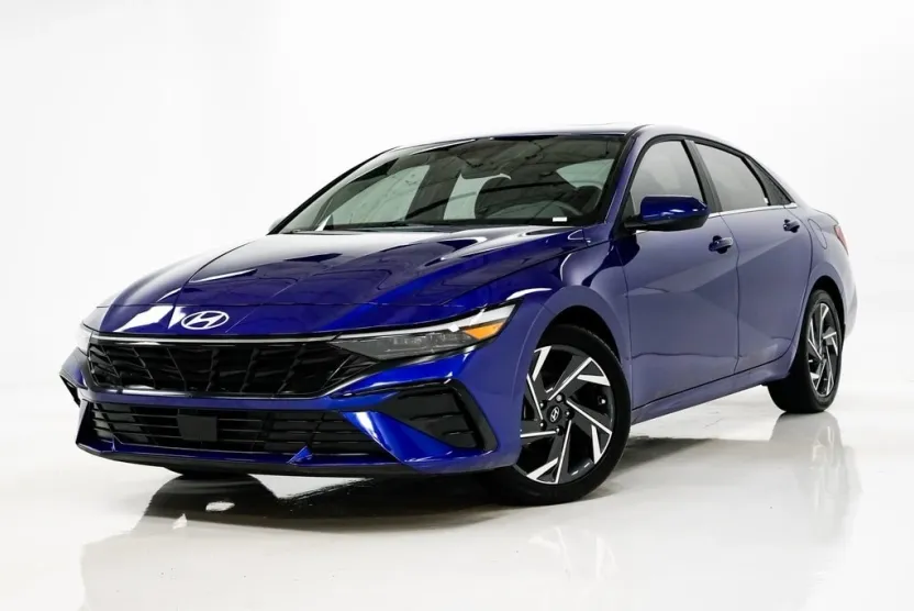 2025 Hyundai Elantra SEL Convenience photo 1