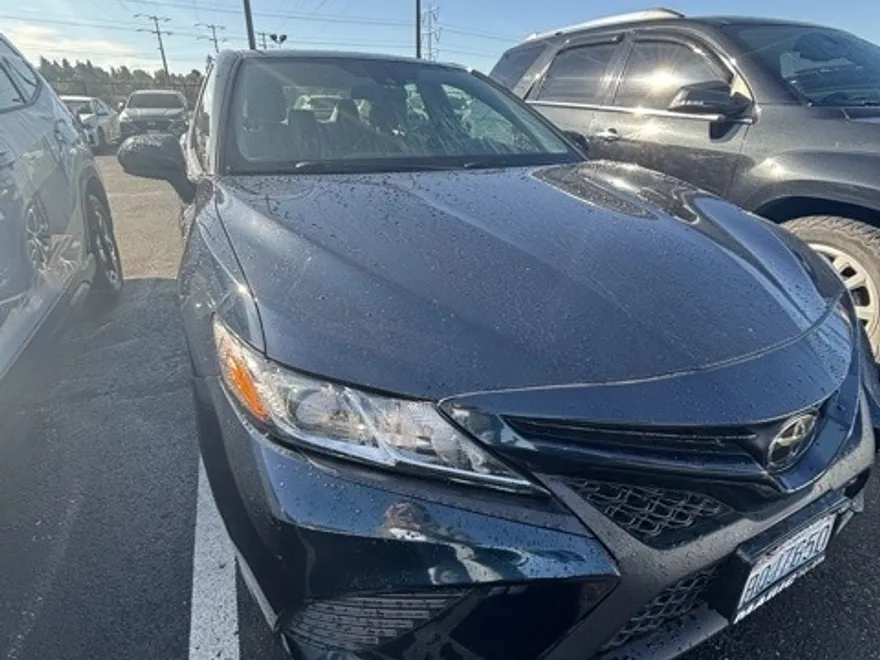 2019 Toyota Camry L photo 1