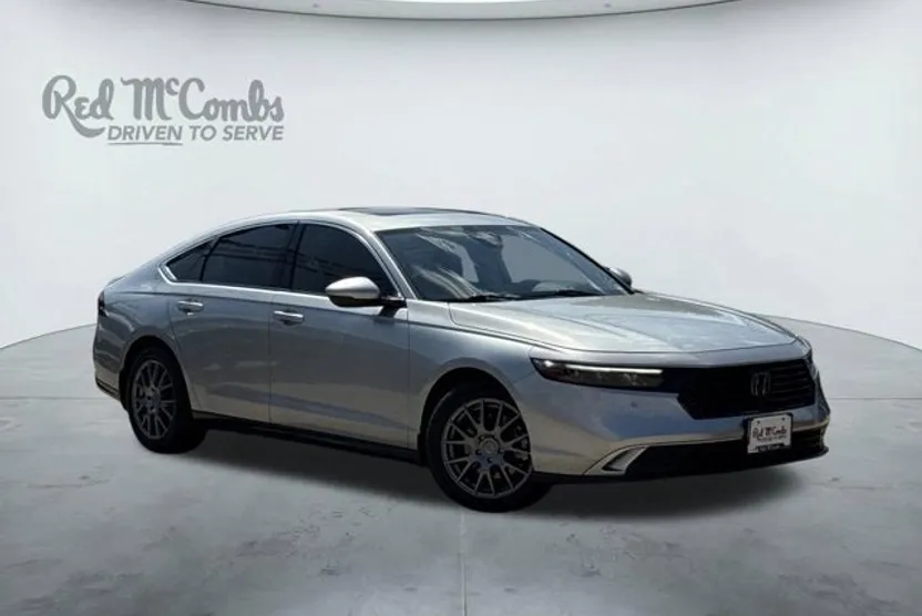 2024 Honda Accord Hybrid Touring photo 1