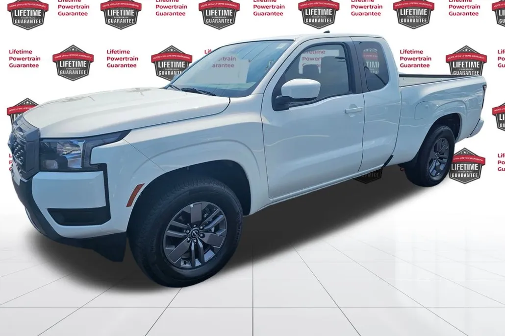 2025 Nissan Frontier SV photo 1