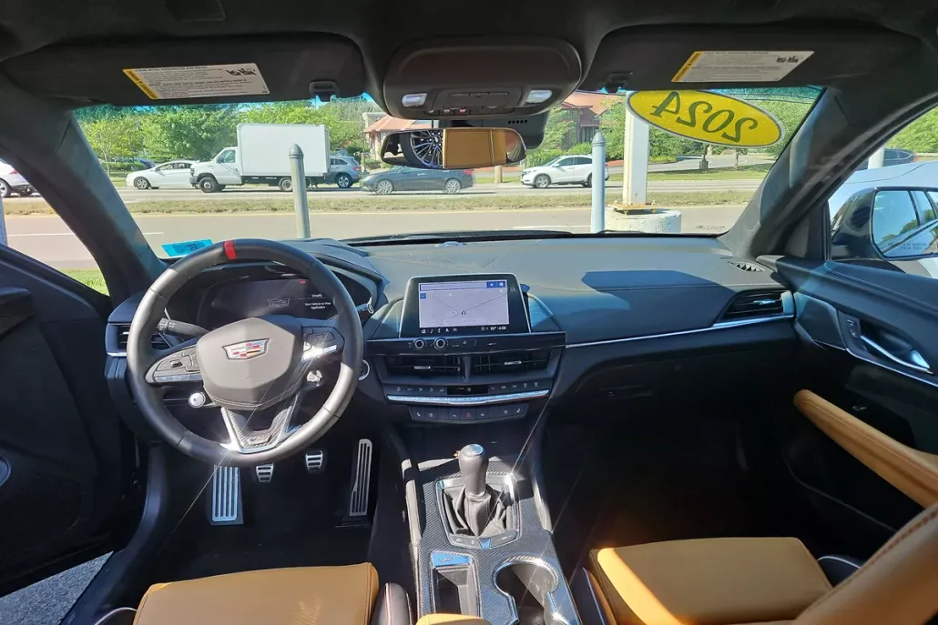 2024 Cadillac CT4 photo 1