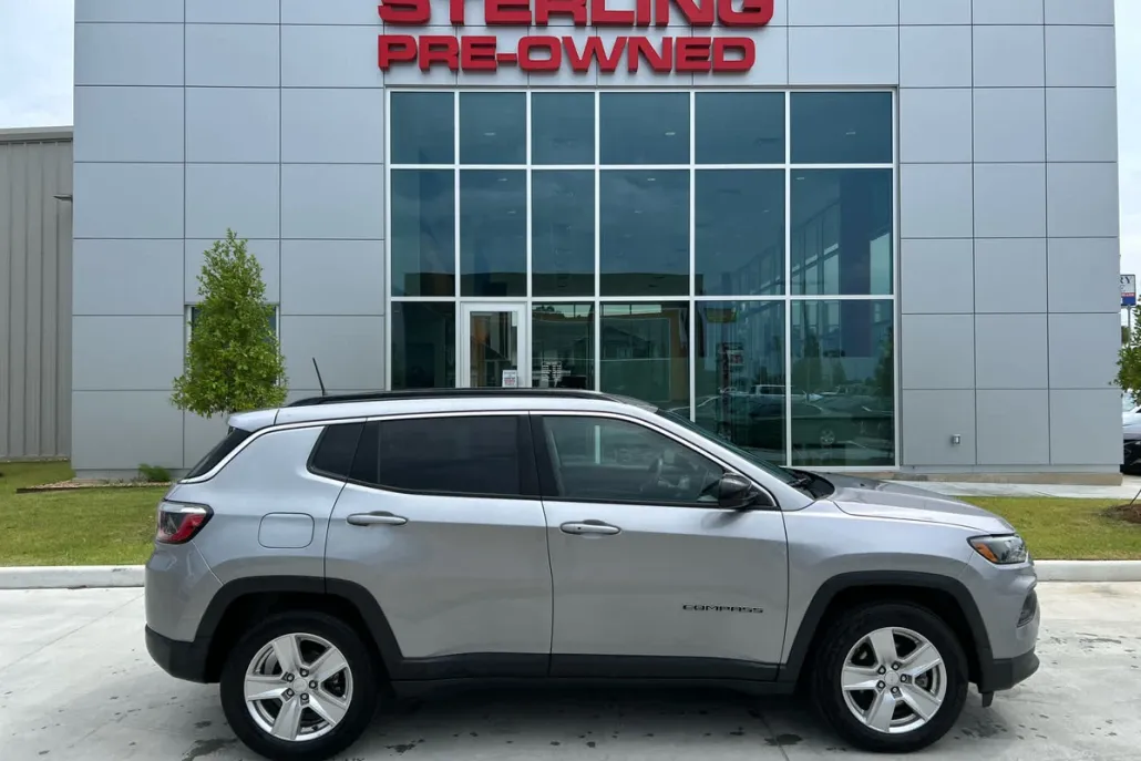 2022 Jeep Compass Latitude photo 1