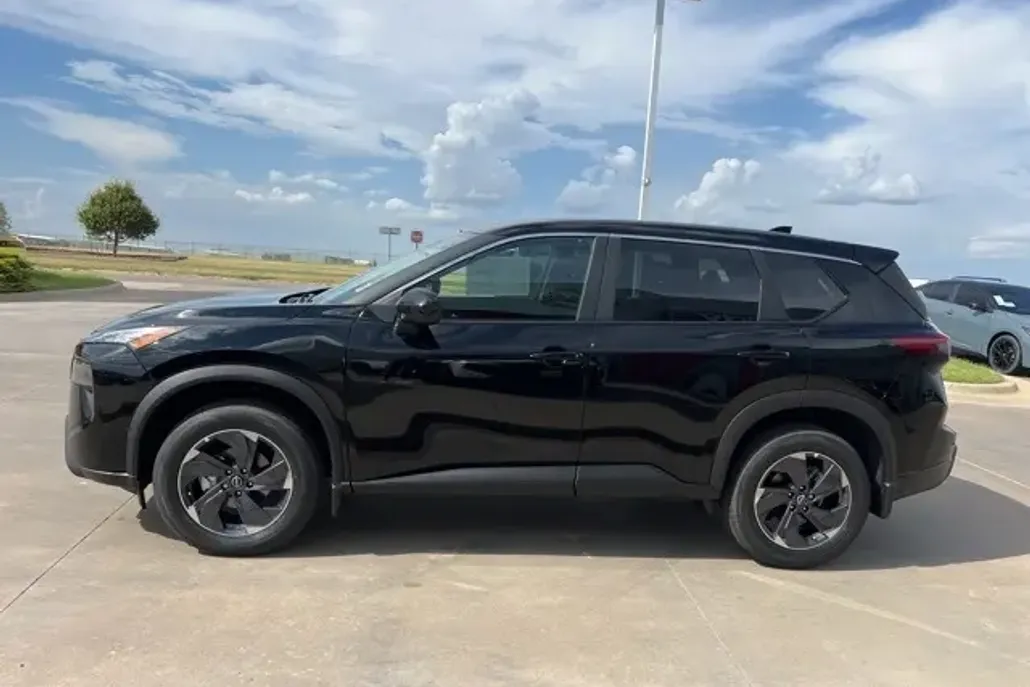 2026 Nissan Rogue SV photo 1