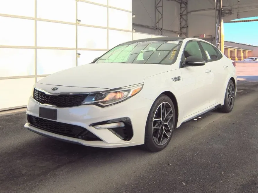 2020 Kia Optima SE photo 1