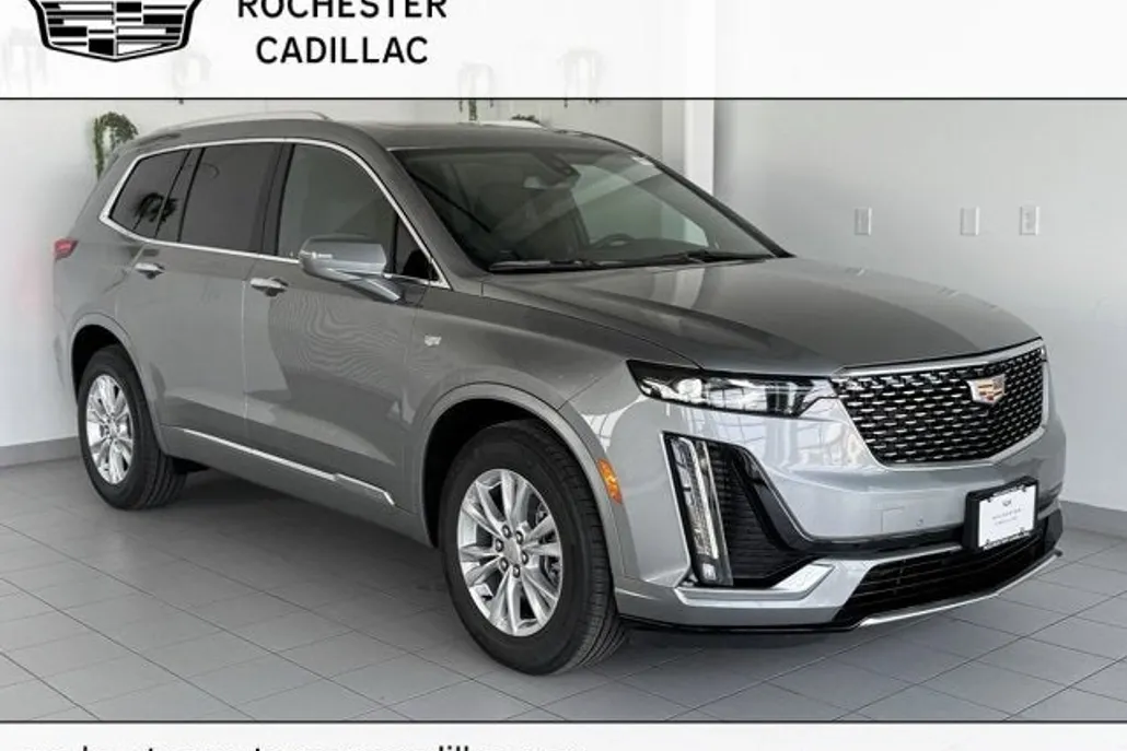 2025 Cadillac XT6 Luxury photo 1