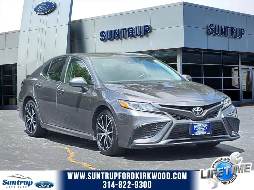 2021 Toyota Camry SE photo 1