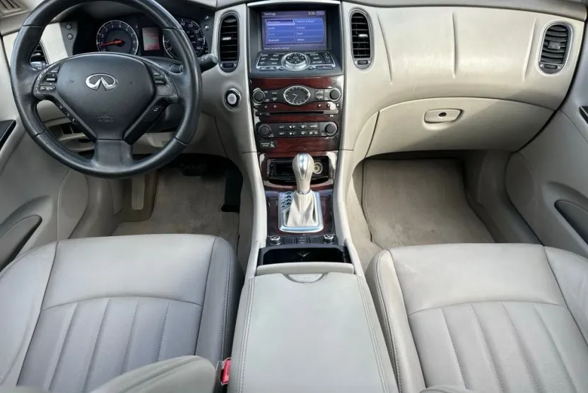 2010 Infiniti EX35 Journey photo 1