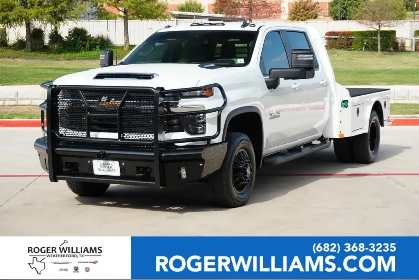 2025 Chevrolet Silverado 3500HD LT photo 1