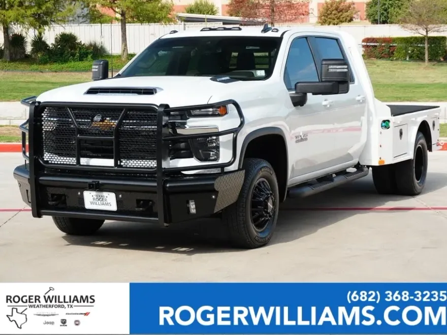2025 Chevrolet Silverado 3500HD LT photo 1