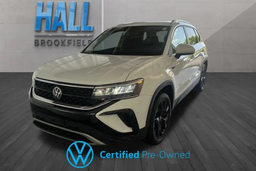 2022 Volkswagen Taos SE photo 1