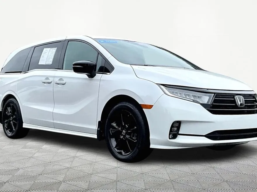 2024 Honda Odyssey Sport photo 1
