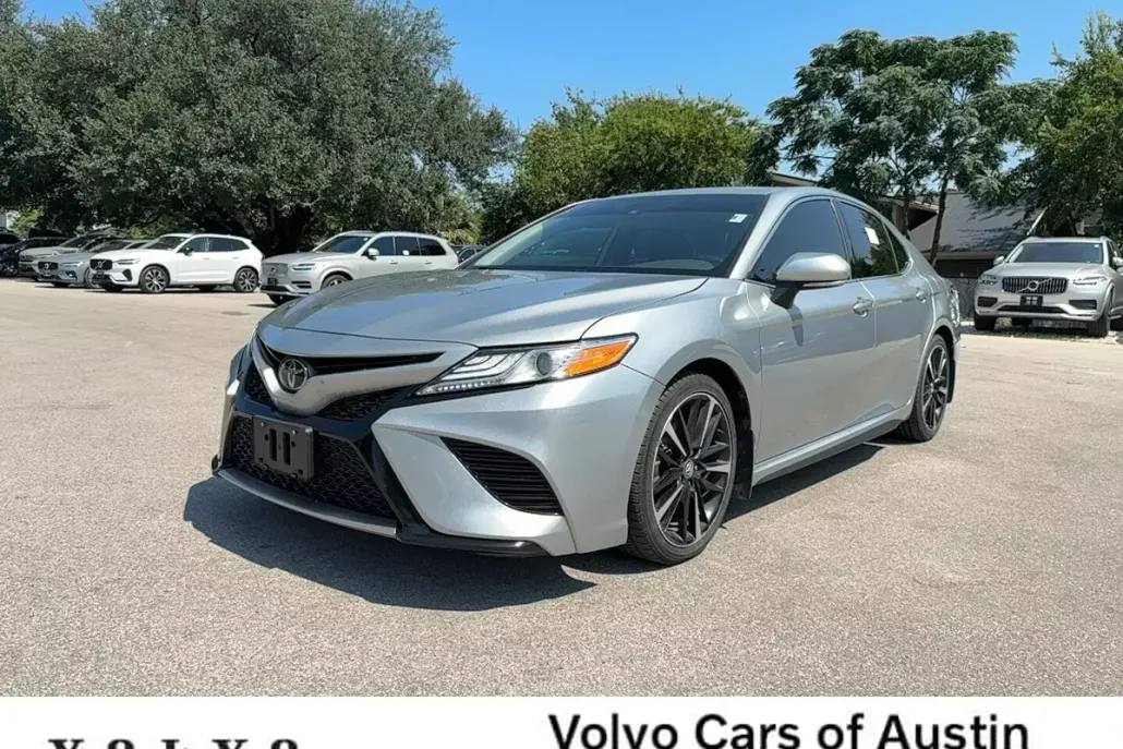 2020 Toyota Camry XSE photo 1