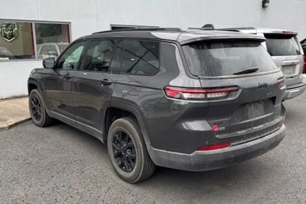 2024 Jeep Grand Cherokee Altitude photo 1