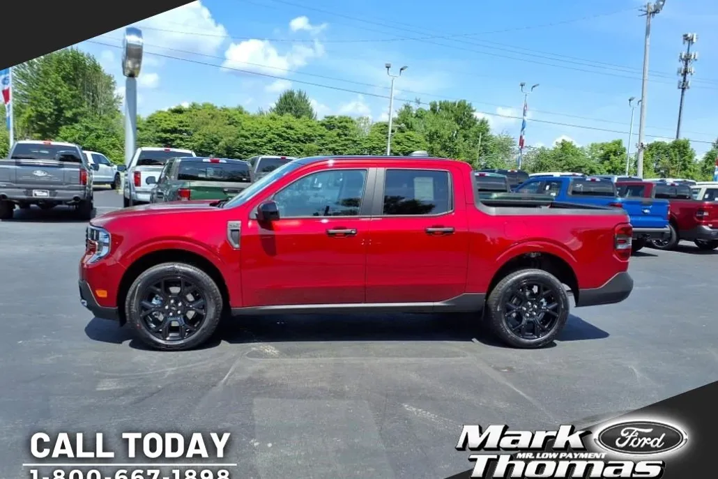 2025 Ford Maverick XLT photo 1