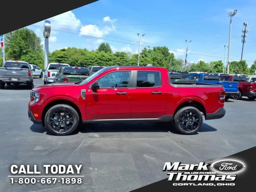 2025 Ford Maverick XLT photo 1