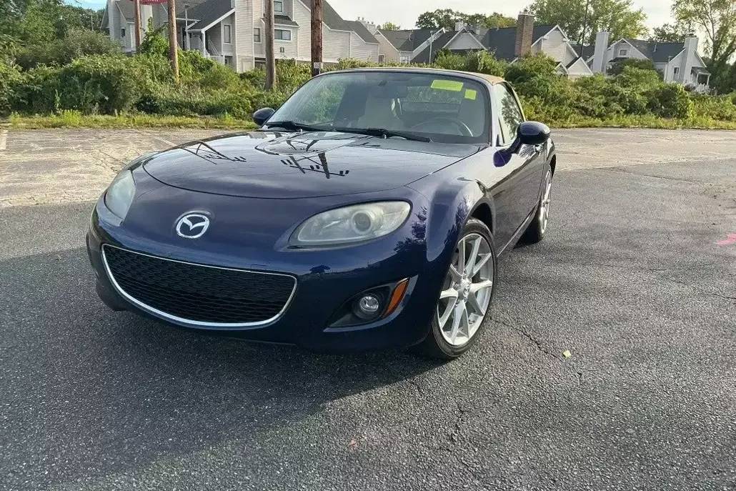 2010 Mazda MX-5 Miata Miata Grand Touring photo 1