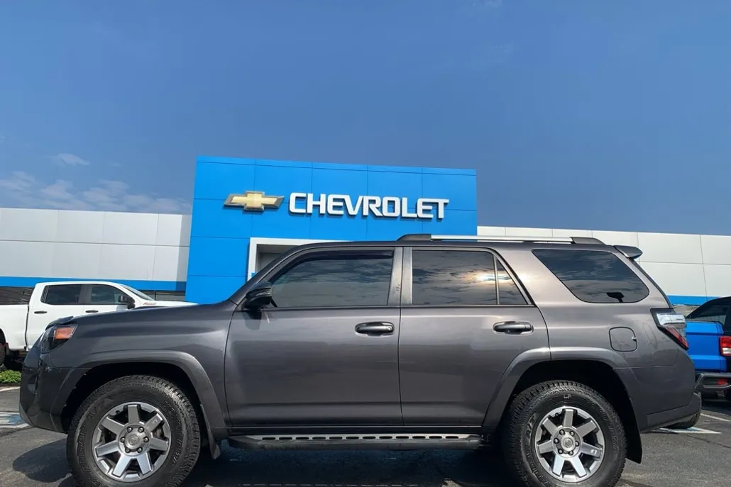 2015 Toyota 4Runner Trail Premium photo 1