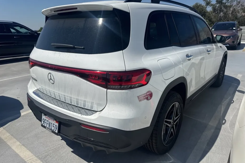 2023 Mercedes Benz EQB 250+ photo 1