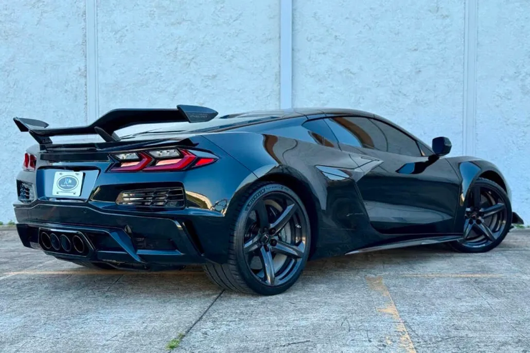 2023 Chevrolet Corvette Z06 Coupe photo 1